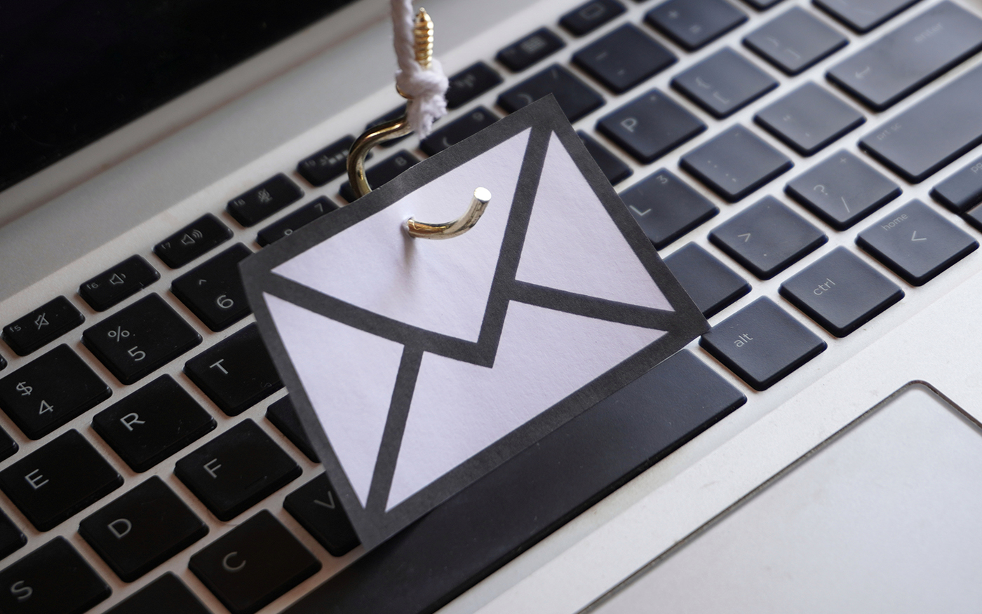Phishing Tehditlerine Karşı Kurumsal Savunma Stratejisi